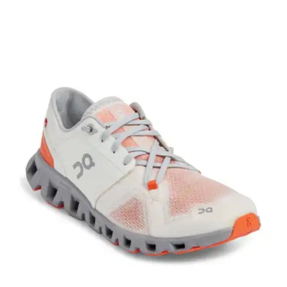 On Cloud X 3 Training Shoe - Ivory/Alloy